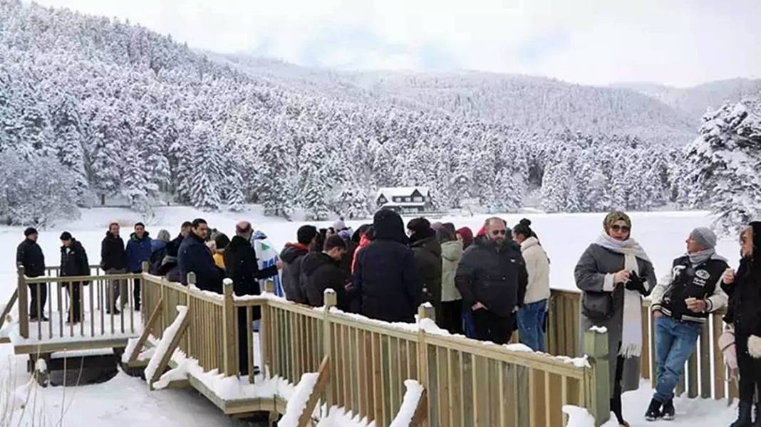 Kar yağdı, herkes oraya akın etti! Büyüleyici manzaraya şahitlik ettiler 7